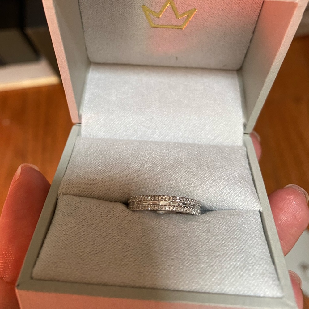 Baguette wedding band